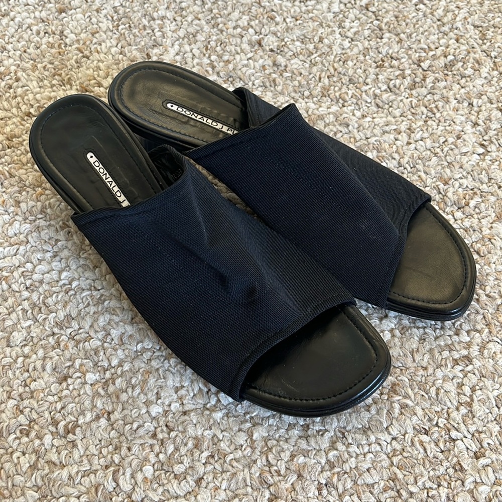 Vintage Donald J Pliner Slip on Mule